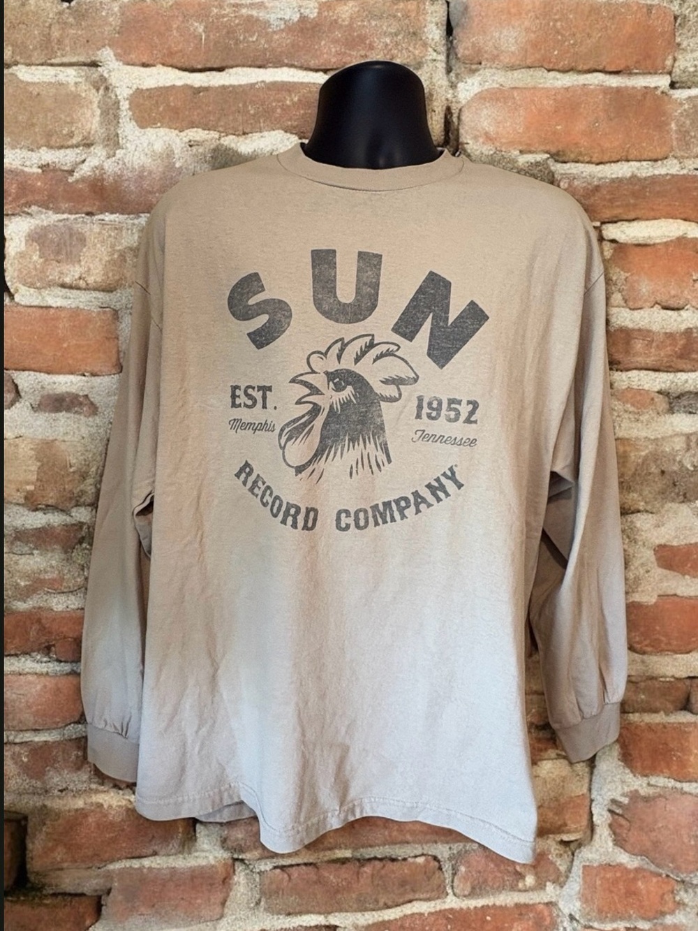 Sun Records Memphis Tennessee Men’s XL Long Sleeve Shirt